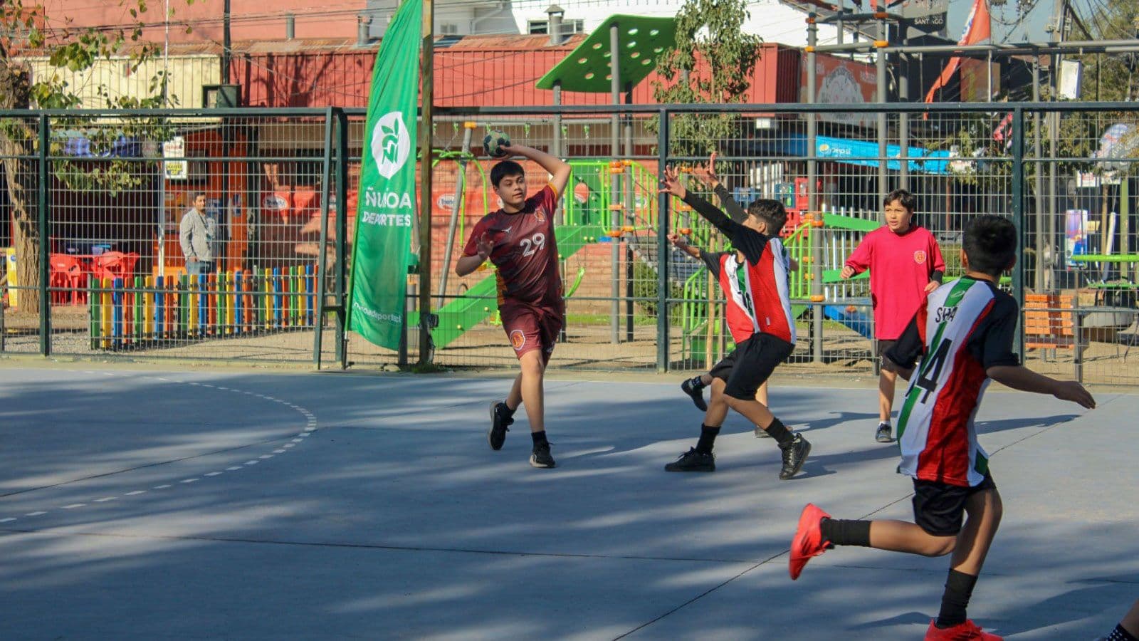 Carmela Silva Donoso ganó la fase comunal del Balonmano Sub 14
