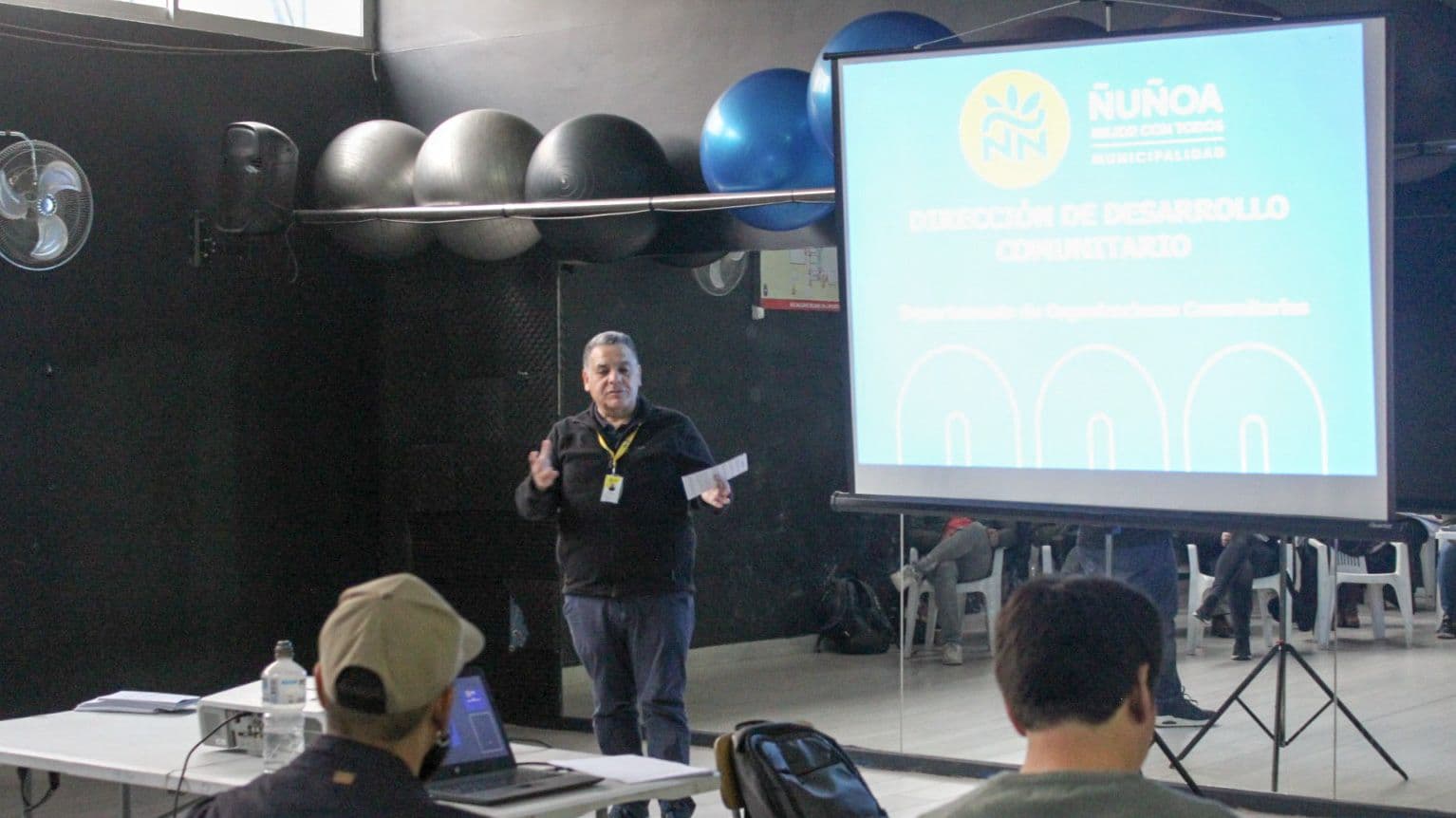 Capacitación para postular al “Fondo Corazón de Barrio”