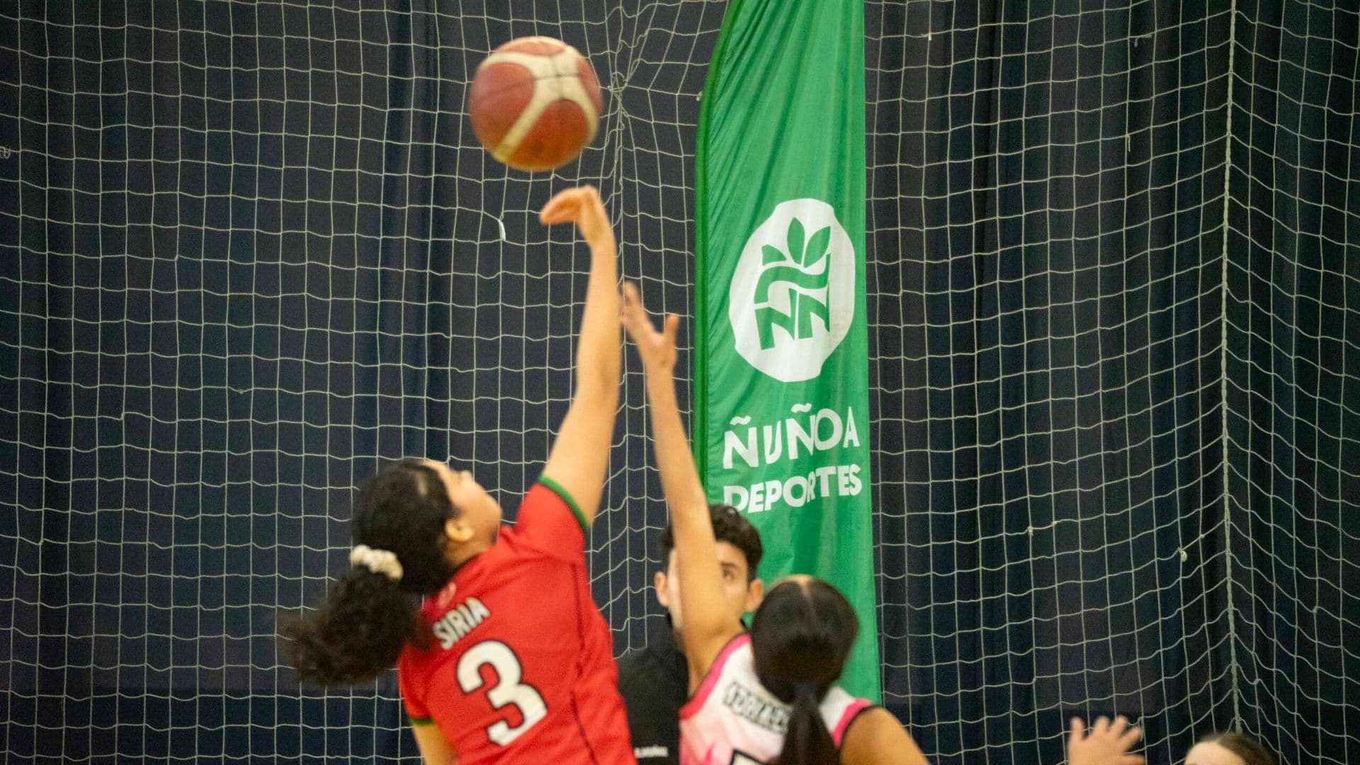 Liceo Augusto D’halmar y Colegio República de Siria avanzan en el Básquetbol Sub 14