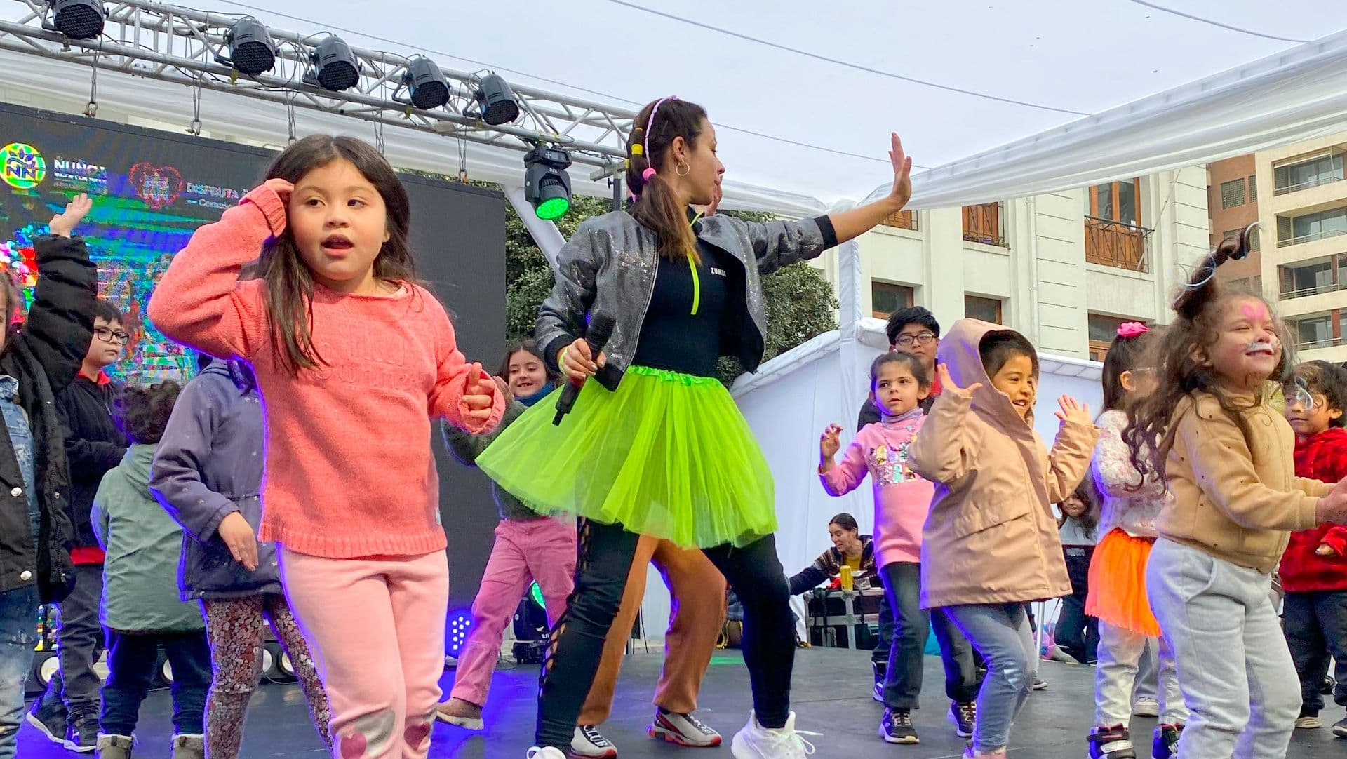 Ñuñoa Deportes colaboró con una Zumba Kids en el Día de la Niñez