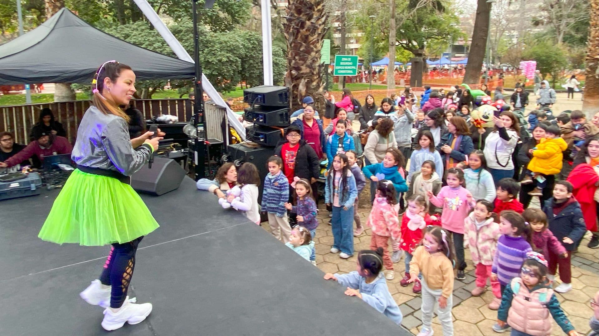 Ñuñoa Deportes colaboró con una Zumba Kids en el Día de la Niñez