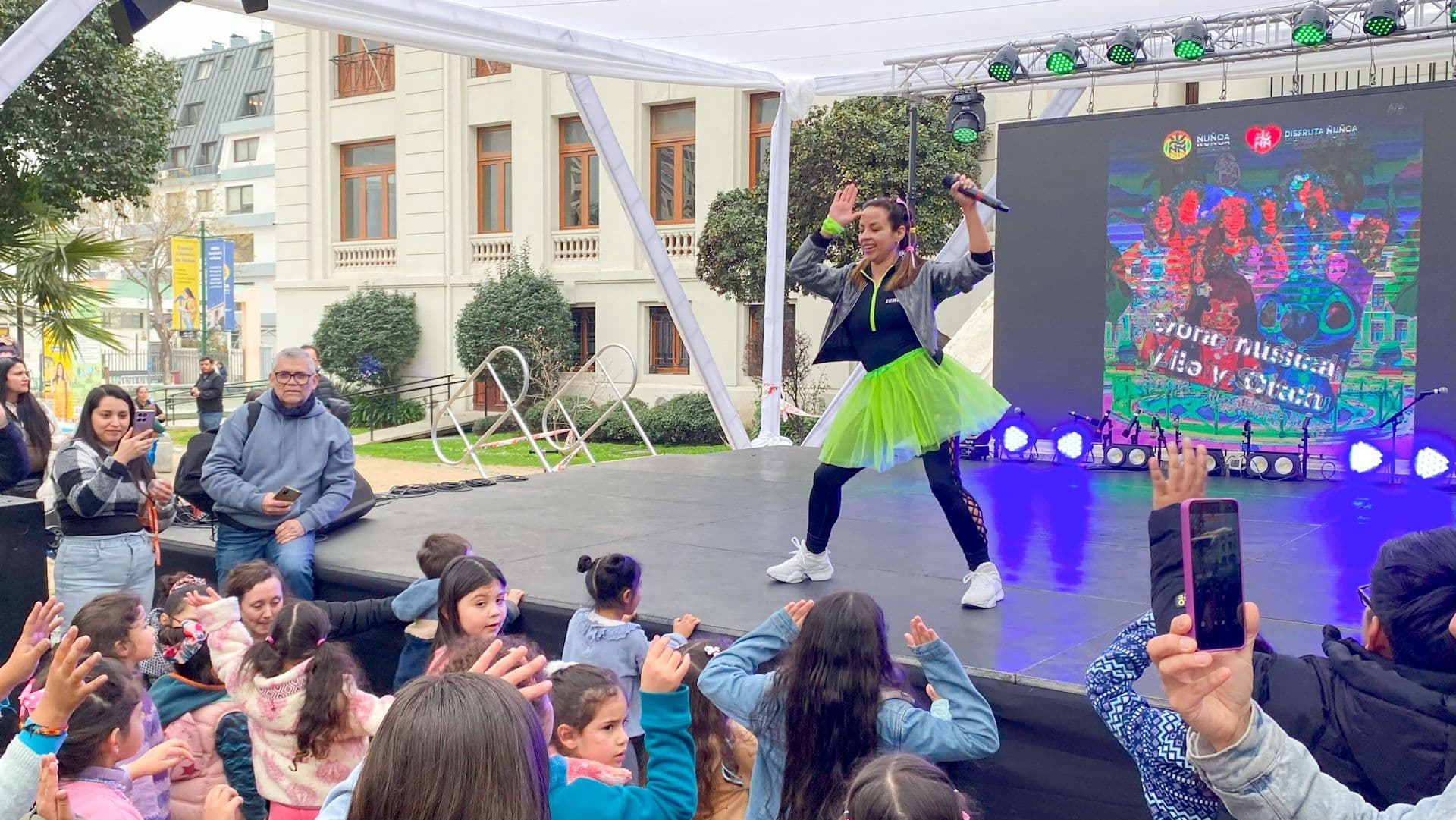 Ñuñoa Deportes colaboró con una Zumba Kids en el Día de la Niñez