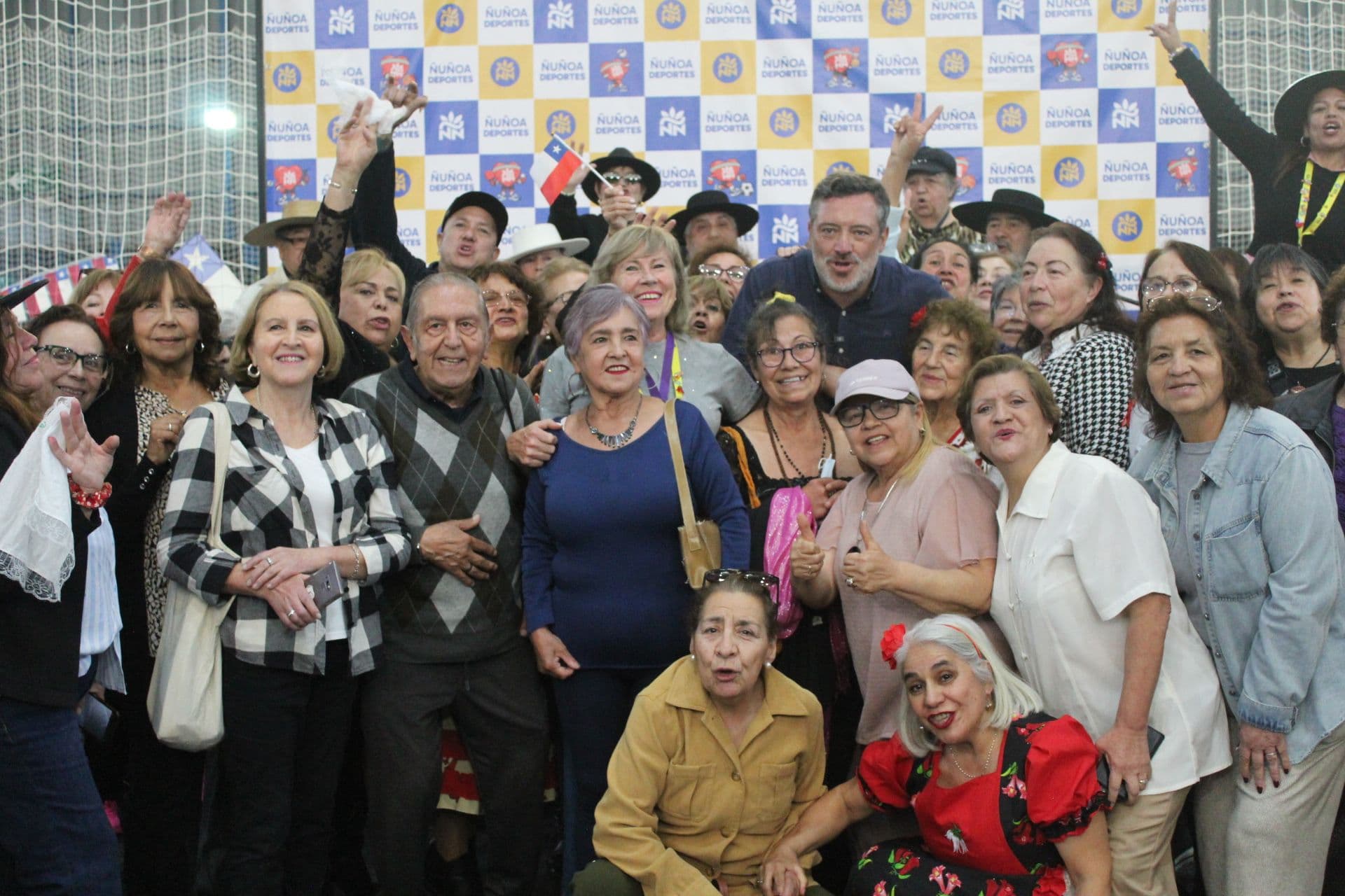 Más de 500 adultos mayores participaron en la tradicional “Fonda Deportiva” de Ñuñoa