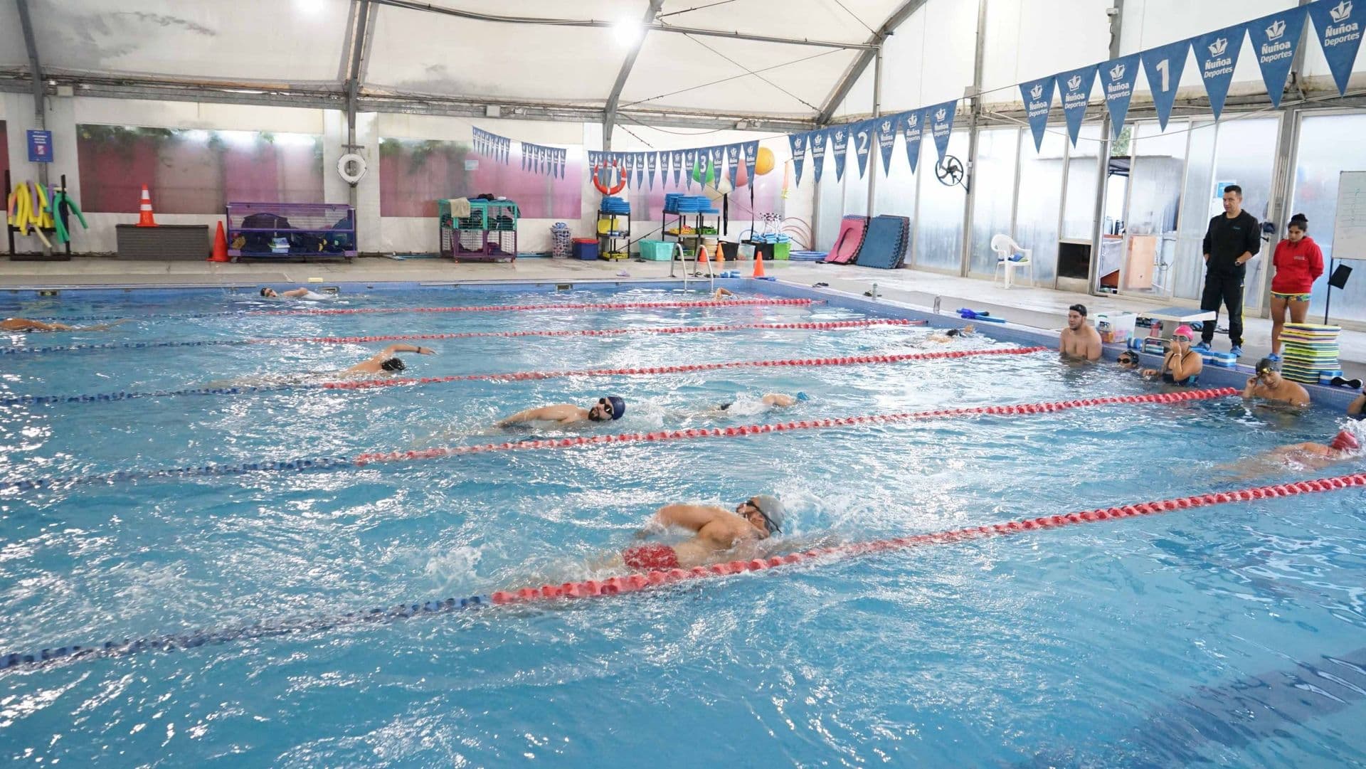 Meganoticias Amanece estuvo en nuestra piscina