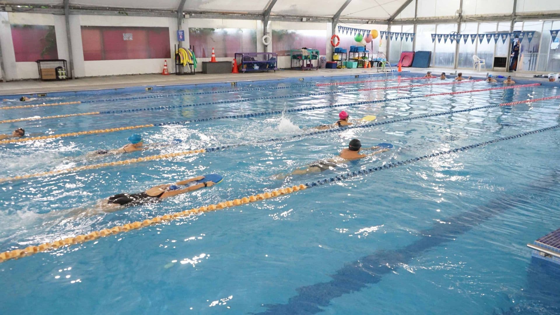 Meganoticias Amanece estuvo en nuestra piscina