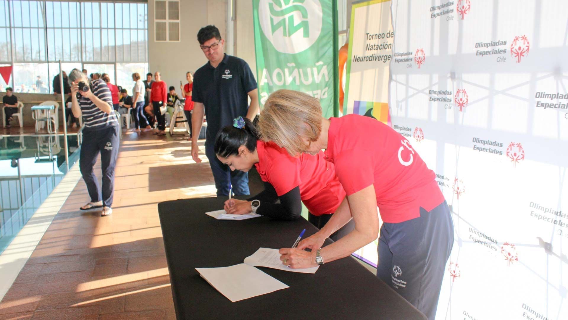 Torneo de Natación Neurodivergentes tuvo a más de 100 competidores