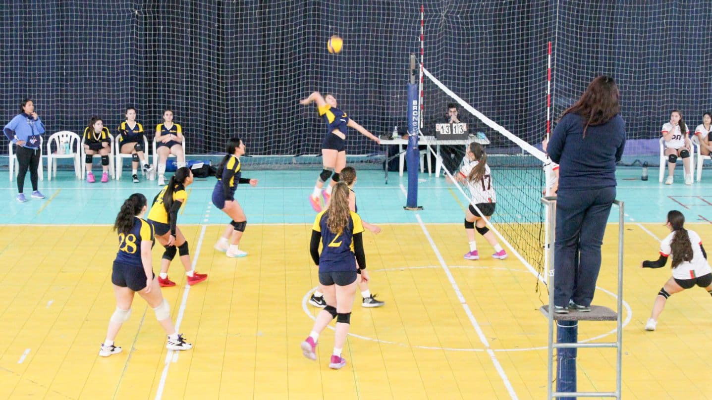 Vóleibol Juvenil ya tiene sus representantes de Ñuñoa