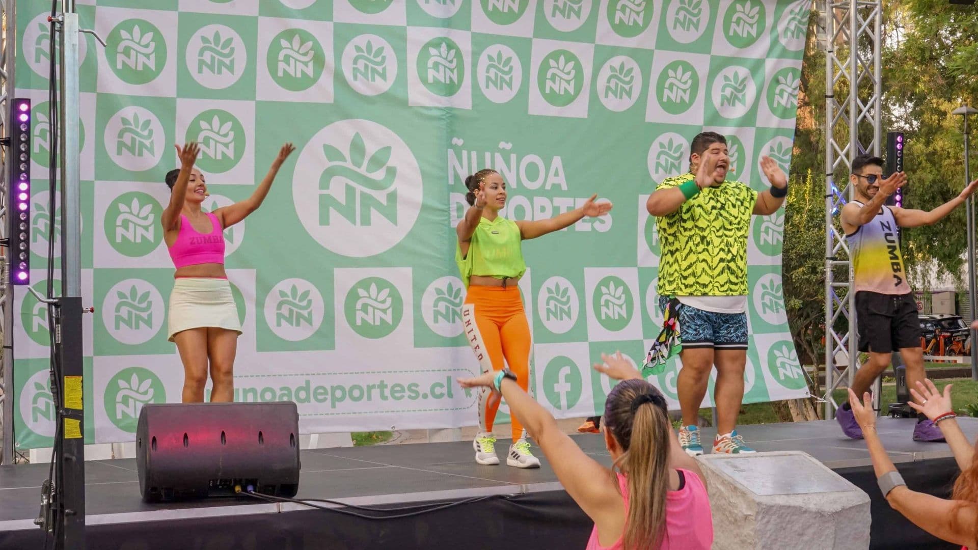 El baile se apoderó de la Plaza Ñuñoa