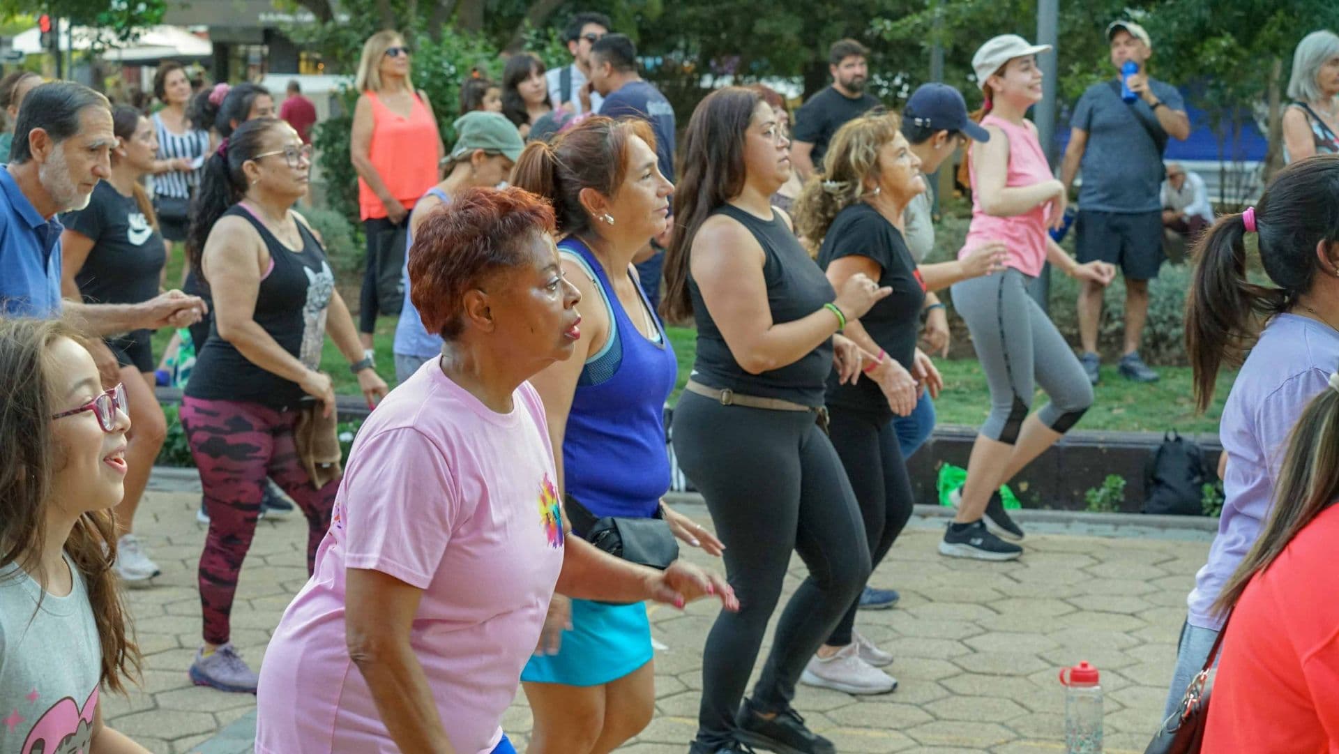 El baile se apoderó de la Plaza Ñuñoa