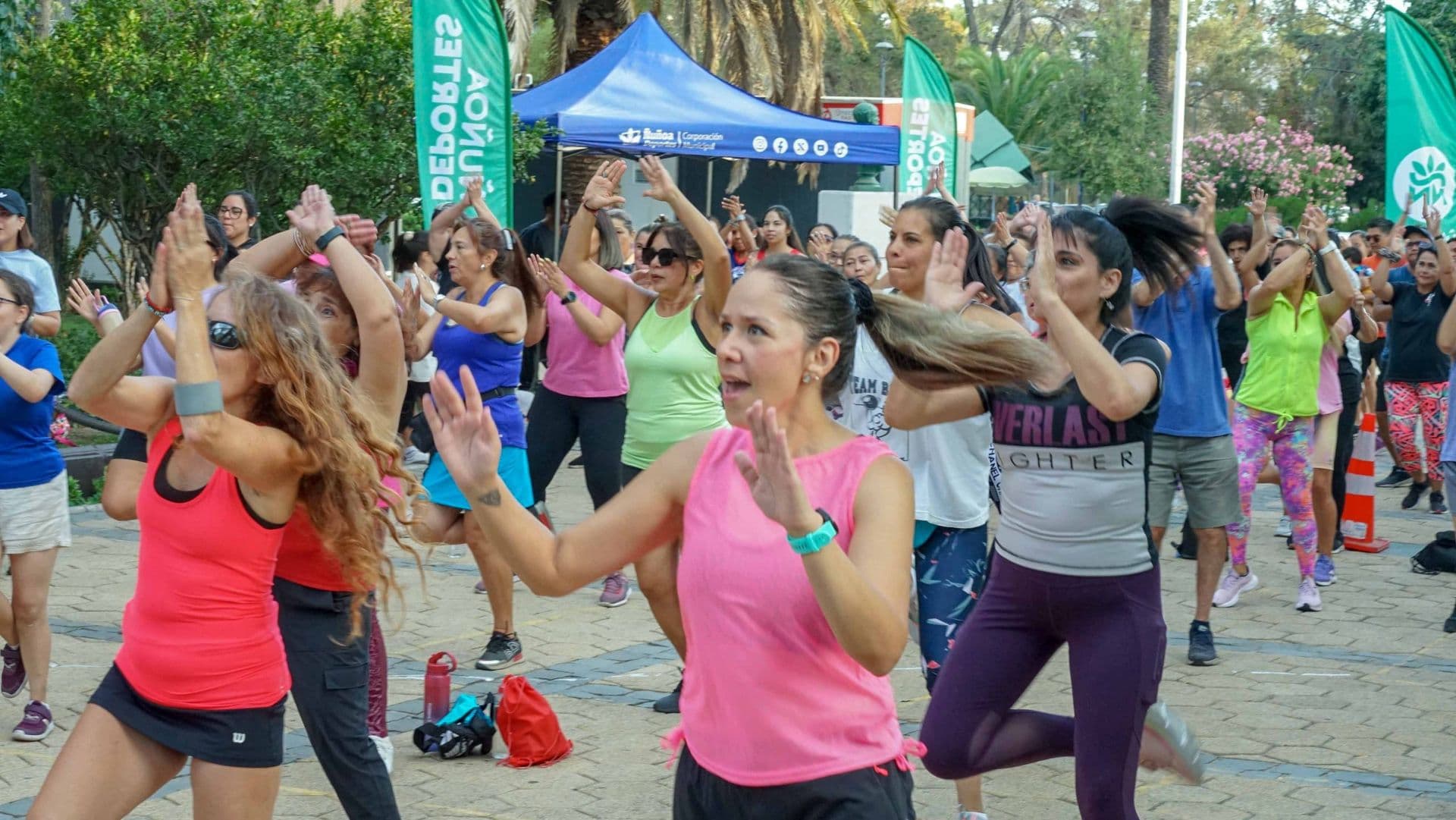 El baile se apoderó de la Plaza Ñuñoa