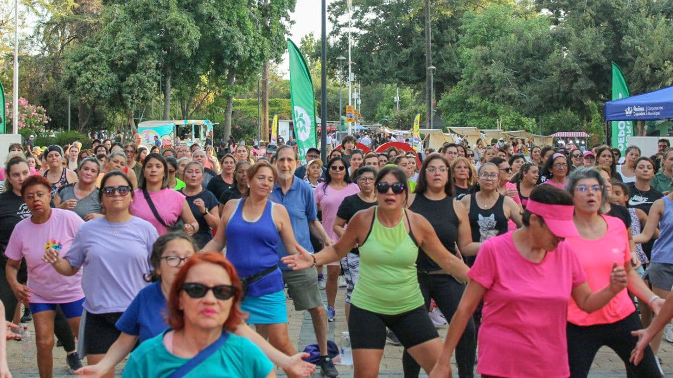 El baile se apoderó de la Plaza Ñuñoa