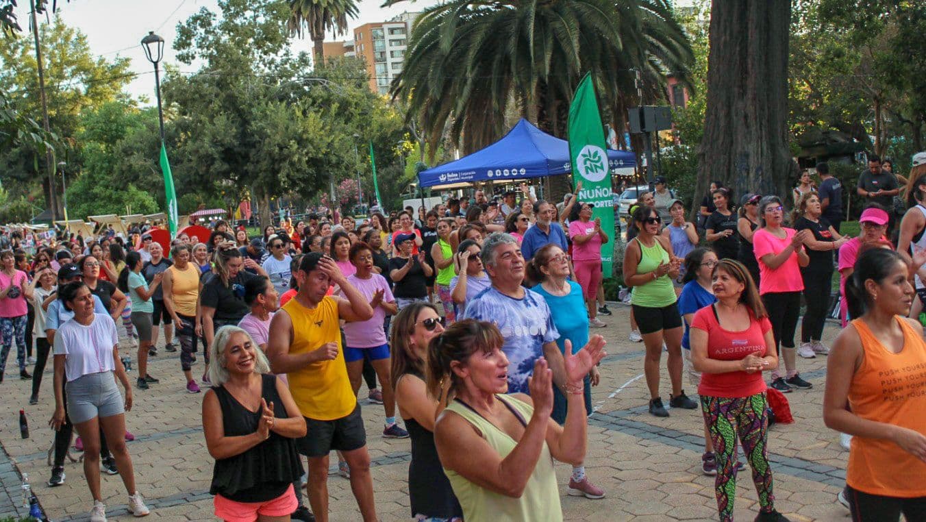 El baile se apoderó de la Plaza Ñuñoa