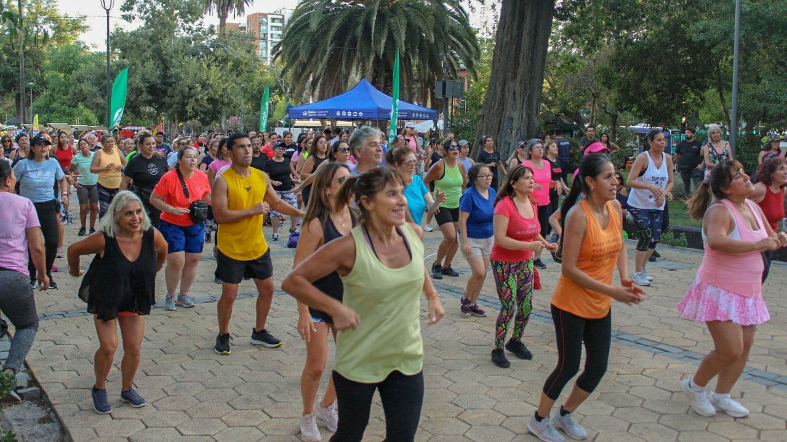 El baile se apoderó de la Plaza Ñuñoa