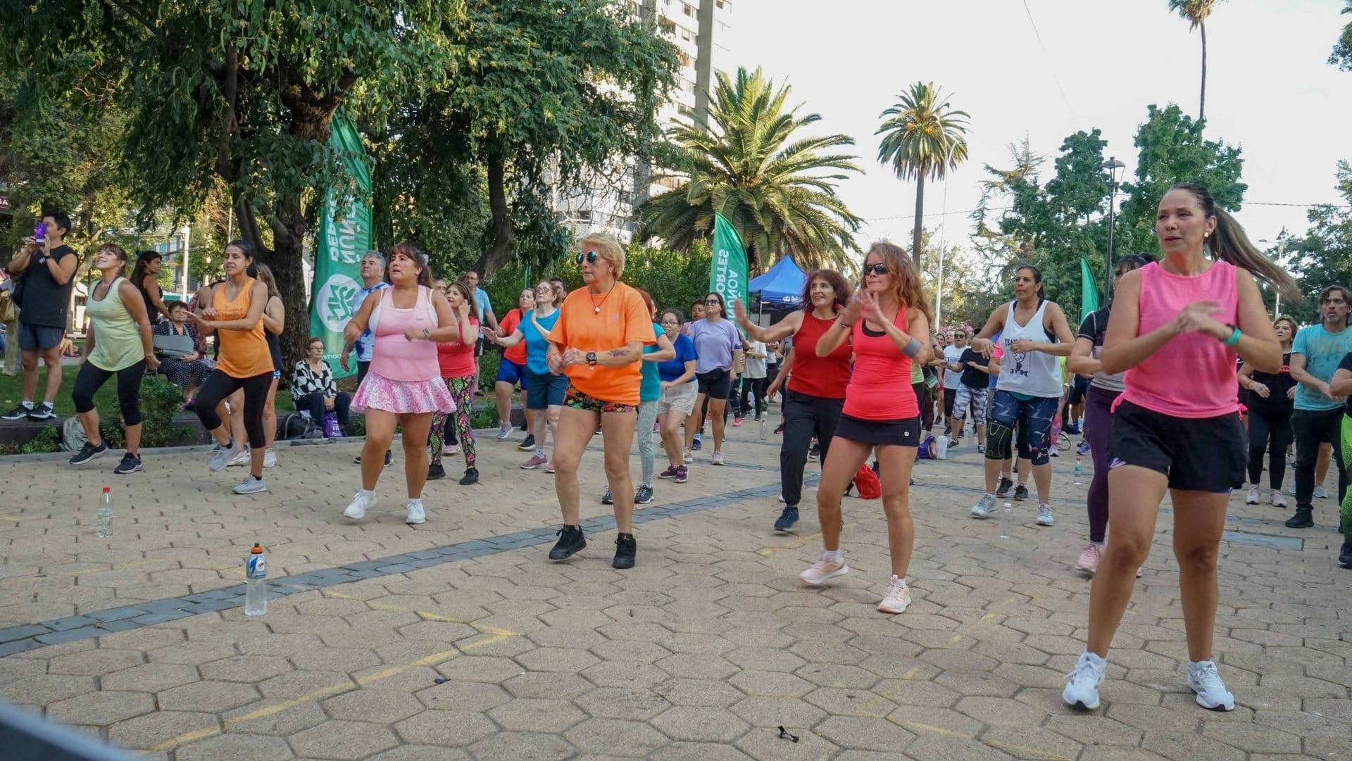 El baile se apoderó de la Plaza Ñuñoa